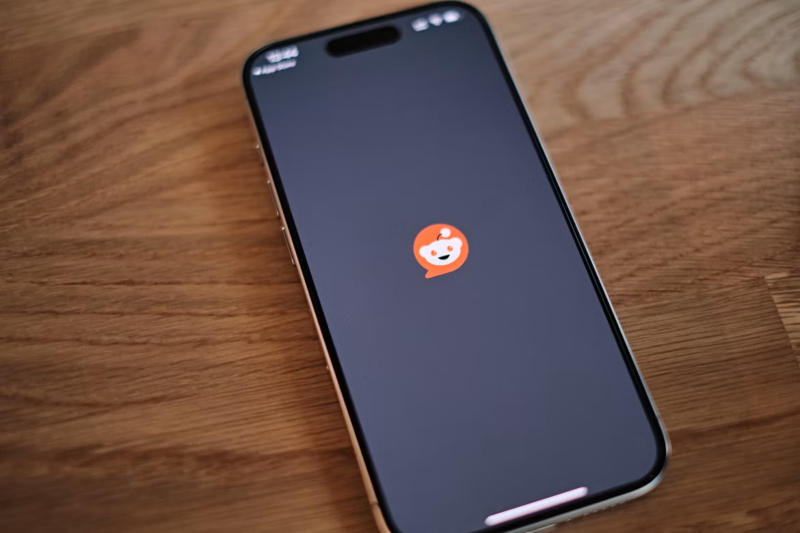 Reddit wurde von Spam mit verdächtigen medizinischen Verfahren überflutet, die in die Google AI‑Suche gelangen.