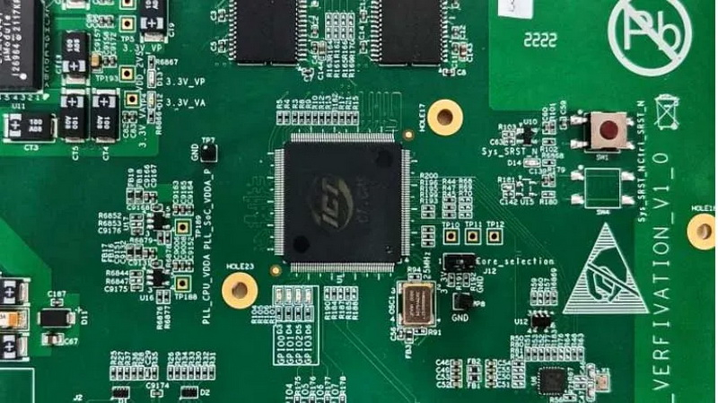 KI-Agent hat einen vollständigen RISC‑V-Prozessor in 12 Stunden erstellt, indem er nur eine 219-Wörter-Anfrage verwendet hat