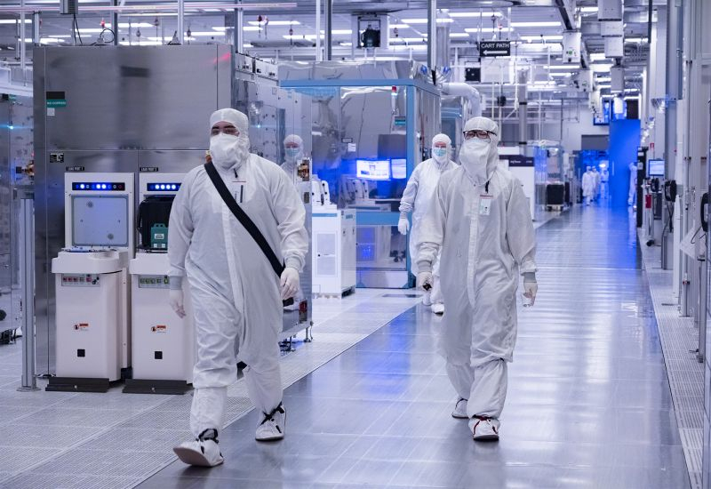 Die Aktien von Intel stiegen um 14 %, als Berichte über einen Deal mit Apple auftauchten.