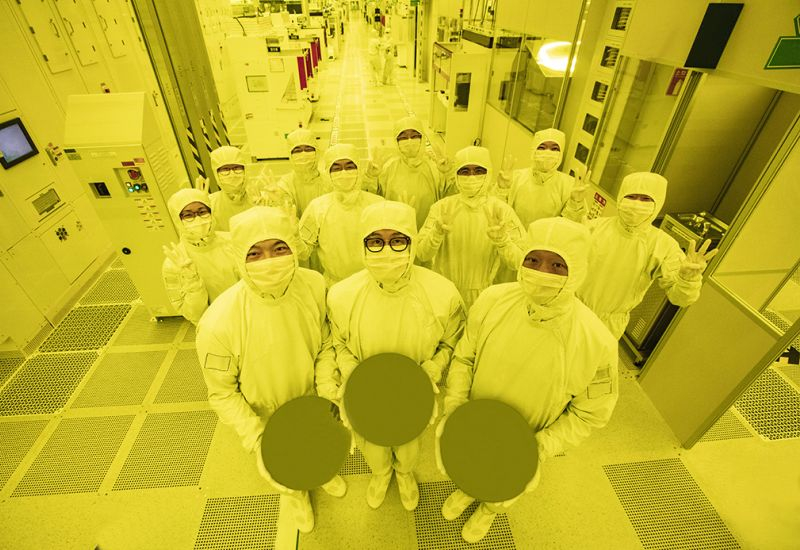 Der weltweite Halbleitermarkt wird bereits in diesem Jahr ein Volumen von 1 Billion US-Dollar erreichen, was vier Jahre früher geschieht als geplant, dank der Entwicklung künstlicher Intelligenz