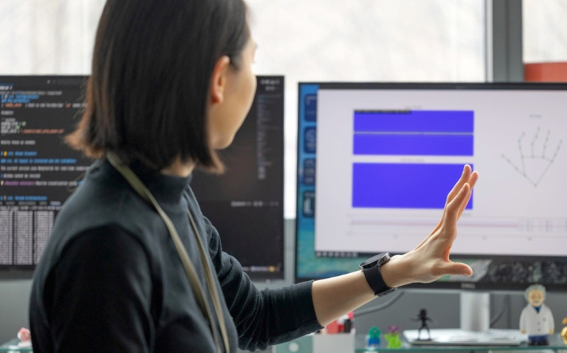 Forscher nutzten KI, um aus gewöhnlichen Smartwatches ein Gerät zur präzisen Messung der Handbewegungen zu machen