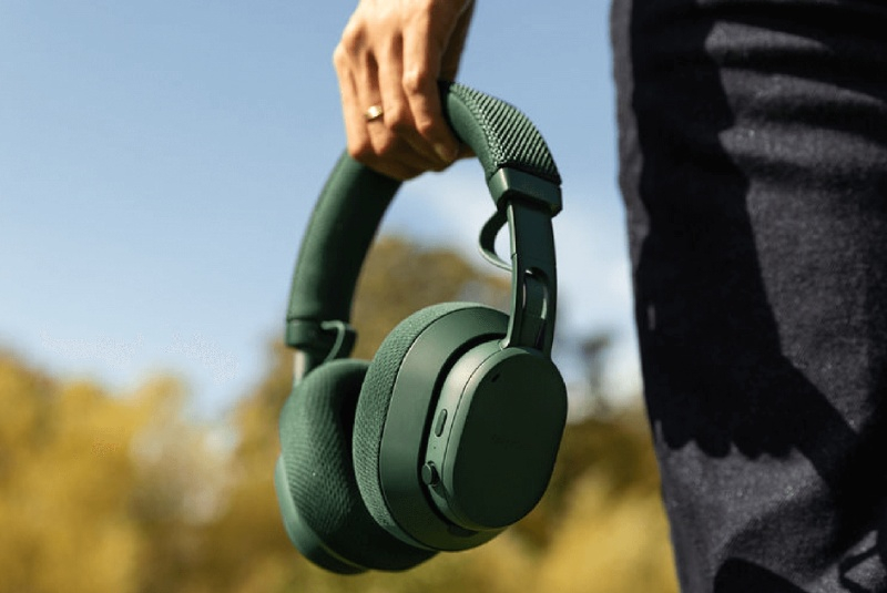 iFixit hat die AirPods Max 2 in die Kategorie „schlechte Reparierbarkeit“ eingestuft und ihnen nur vier von zehn Punkten gegeben.
