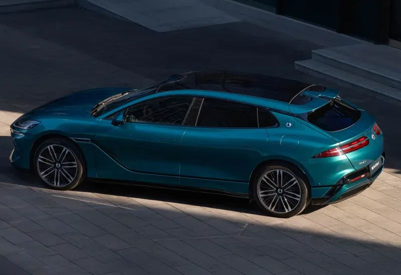 BYD hat das Elektroauto Denza Z9 GT gestartet, das ohne Aufladen 1.036 km zurücklegen kann.