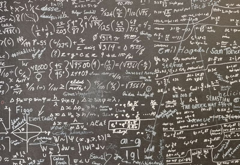 Von der Analyse von Katzen bis zu Erdős-Theoremen: Künstliche Intelligenz greift immer häufiger die Gipfel der Mathematik an