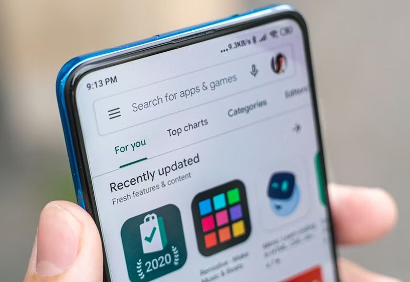 Um Android‑Apps von nicht verifizierten Entwicklern zu installieren, muss man 24 Stunden warten und die „rationale Denkfähigkeit und klare Erinnerung“ bestätigen.