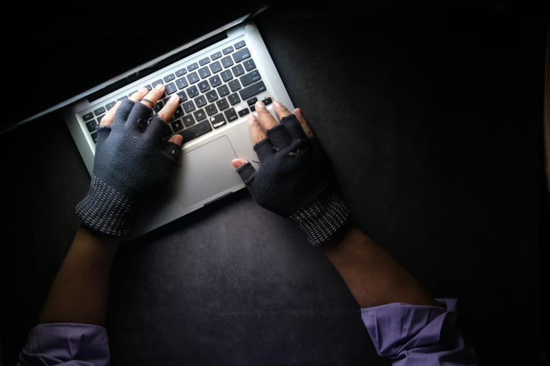 Ein Python-Werkzeug zur Datenanalyse, das nur die Hälfte des Tages arbeitet, wurde zu Malware: Es hat Schlüssel und Token gestohlen.