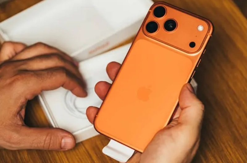 Der Verkaufsanstieg des iPhone 17 in China dank der gelungenen Wahl der orange Farbe