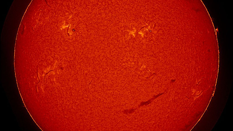 Die Sonne wurde zu einem riesigen Smiley, der von oben auf uns lächelt.