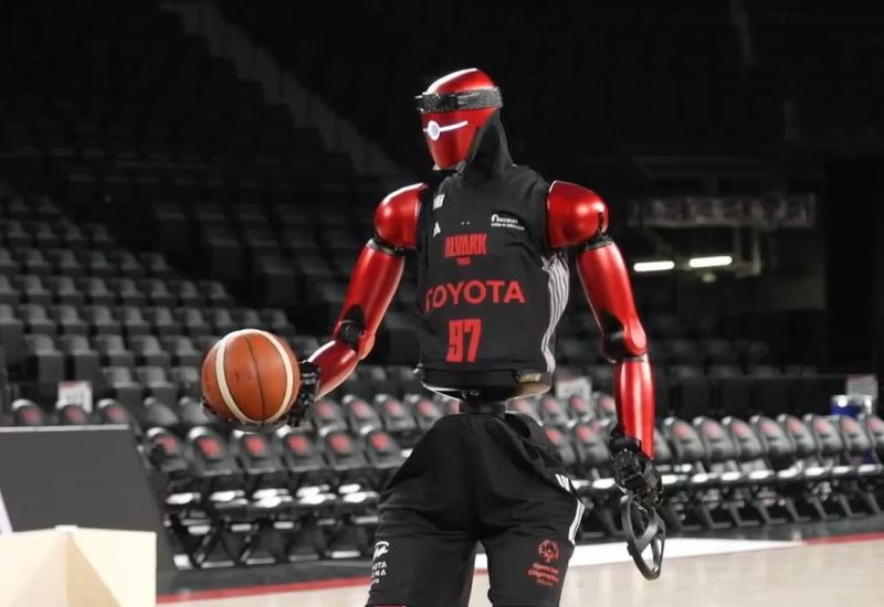Toyota hat die neue Generation des radgestützten Basketballroboters in Aktion vorgestellt