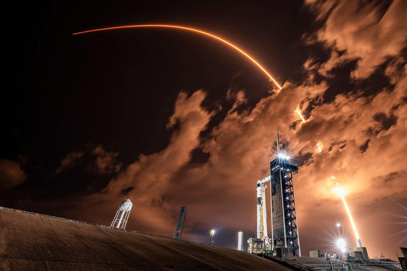 Die FCC-Regulierungsbehörde kritisierte Amazon: Zuerst sollen eigene Satelliten eingesetzt werden, danach soll man sich über SpaceX beschweren.