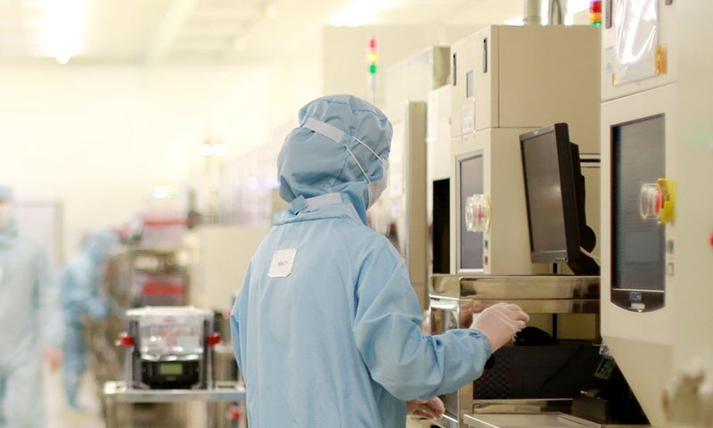 SMIC erzielte einen Umsatzanstieg von 61 %, dank KI‑Projekten, Sanktionen und Importersatz.